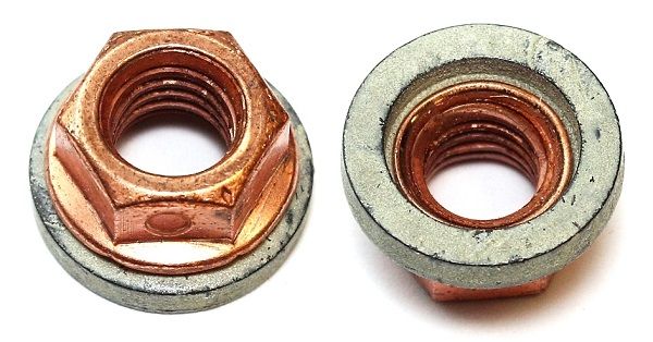 Mutter, Abgaskrümmer