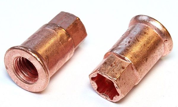 Mutter, Abgaskrümmer