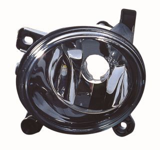Nebelleuchte vorne L (H11) passt zu: AUDI A4 B8, Q5 8R, SEAT EXEO 11.07-12.16